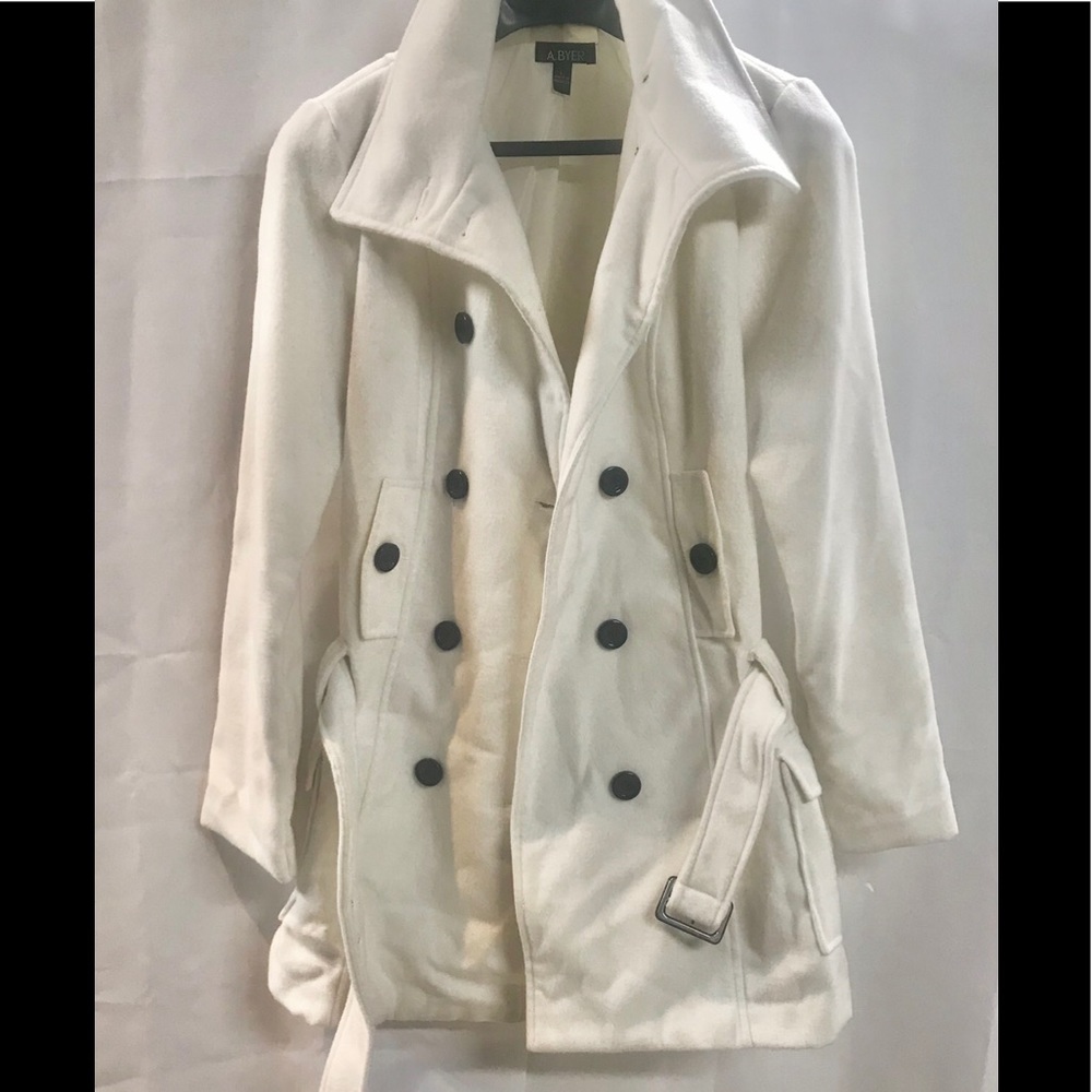 WINTER WHITE COAT🔥 - Picture 2 of 7
